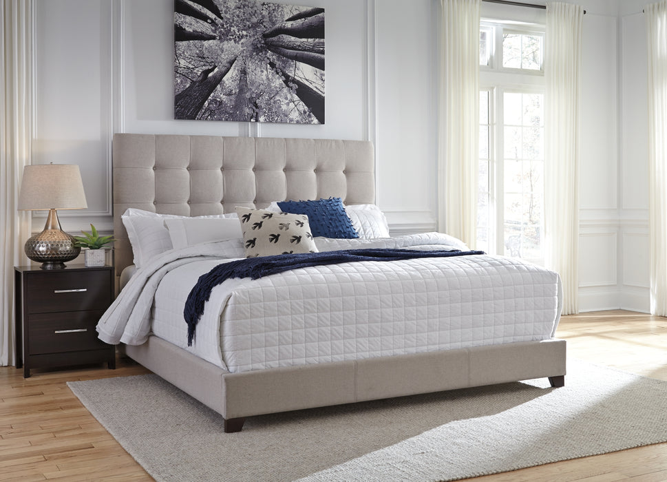 Dolante  Upholstered Bed