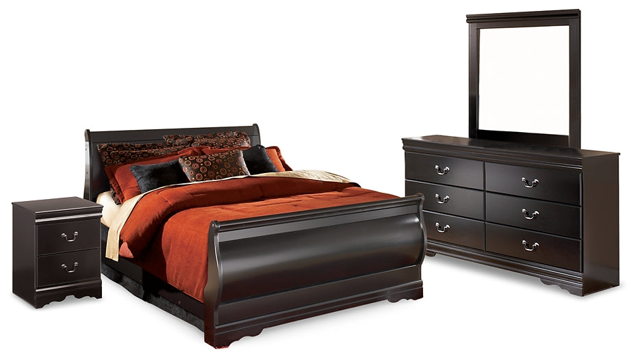 Huey Vineyard Full Sleigh Bed with Mirrored Dresser and Nightstand